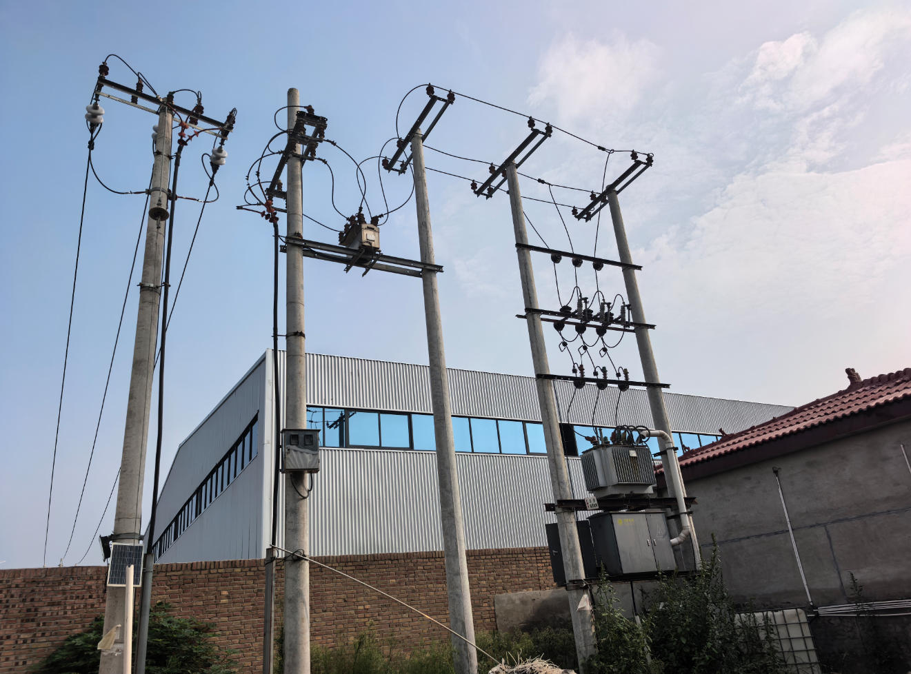 保定市满城107国道边新建厂库房出租/另有在建厂区，可做定制厂房